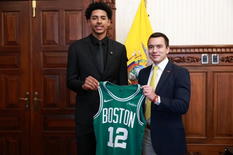 厄瓜多尔首位NBA球员!厄瓜多尔总统接见绿军球员小RJ-路易斯