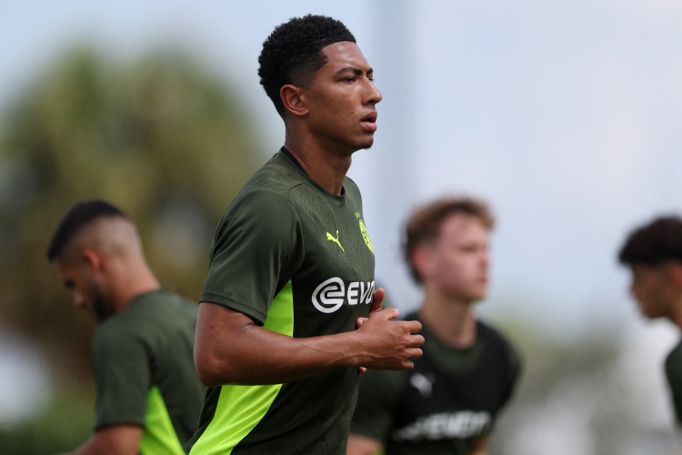 英格兰U21队欧预赛2-0哈萨克斯坦U21队，恩瓦内里小贝林破门