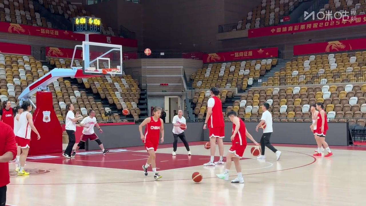 中国女篮今晚迎战尤文图特！张子宇赛前重点进行罚球训练