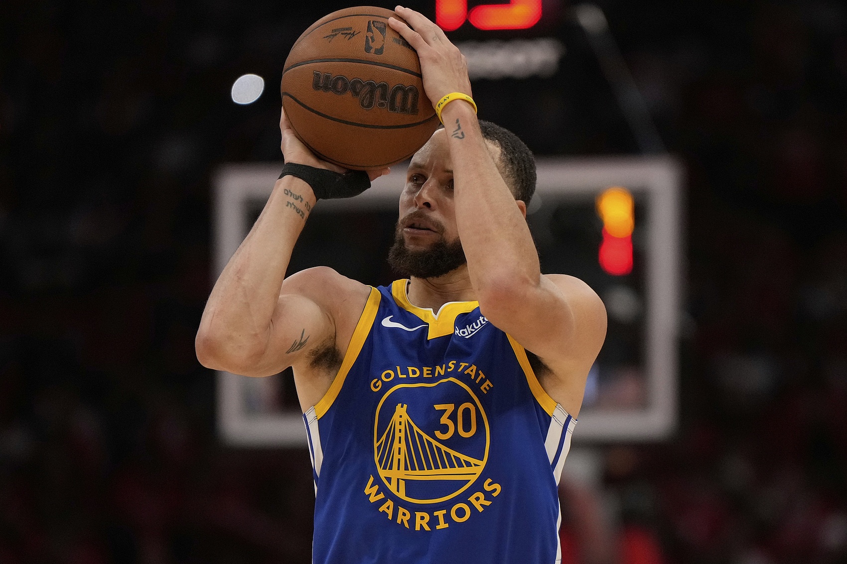 贝弗利：如果森林狼让戈贝尔防霍福德 那库里每场能进10个三分