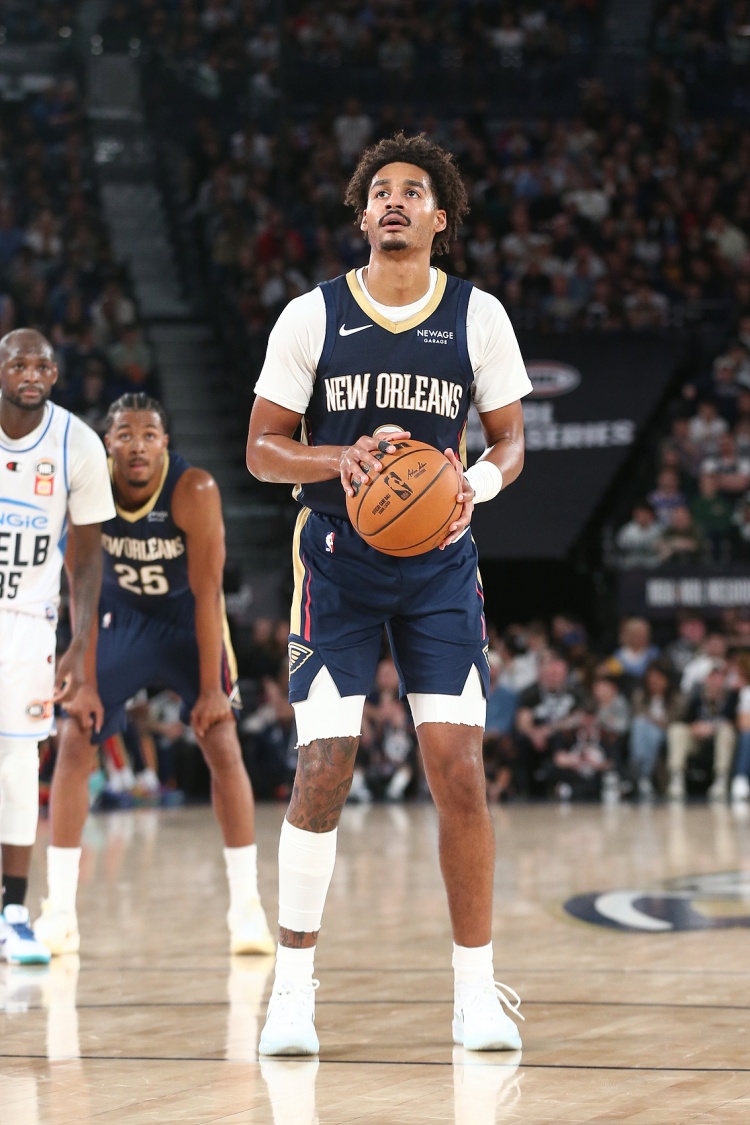 鹈鹕主帅：普尔心理韧性极强 每天走进训练馆都能看到他在苦练