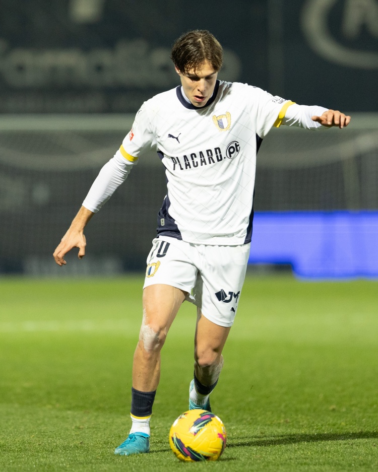 都体:尤文计划进行中场补强,他们瞄准了葡萄牙新星古斯塔沃-萨